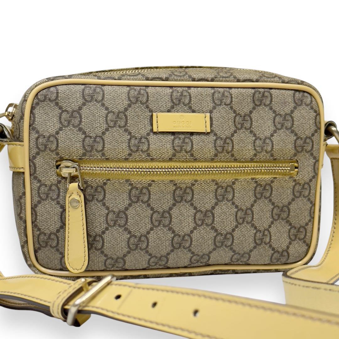 GUCCI GG Supreme Shoulder Bag in Beige PVC Authentic F04171116