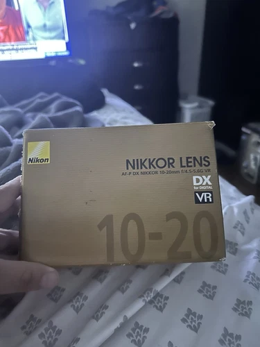 Nikon Af-P Nikkor 10-20mm F/4.5-5.6G Wide Angle Zoom Lens