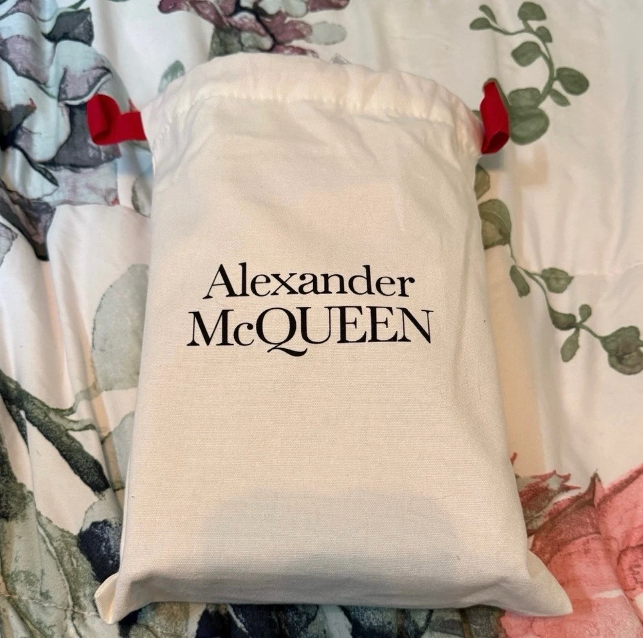 Alexander McQueen — Unisex Alexander McQueen Liberty Mini Crossbody Bag in black