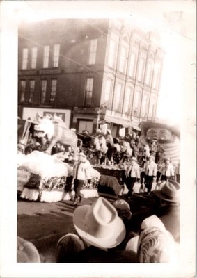 Vtg Photo 1942 - Parade Float with Ox and Crowd St. Paul Minnesota