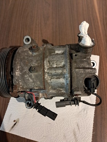 Klimakompressor für Auto.Autoklimakompressor aus Opel Insignia Baujahr 2013. Die