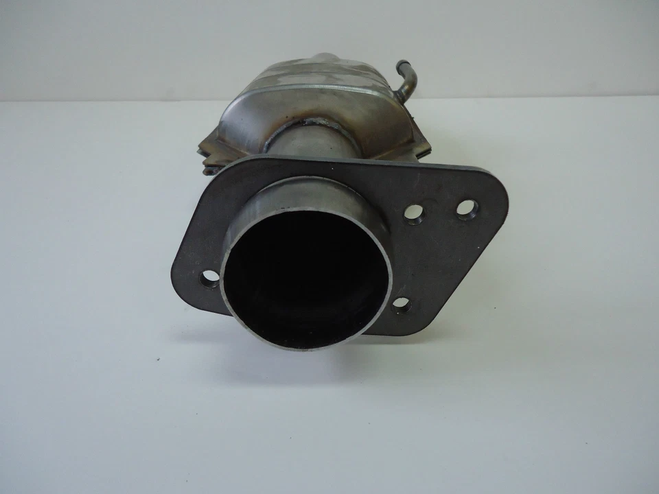 1983 1984 1985 1986 1987 1988 1989 Chevrolet Camaro 2.8L V6 Catalytic Converter - Image 3 of 4