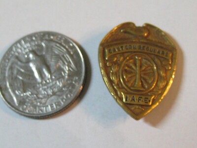 VINTAGE  FIRE DEPARTMENT EASTERN REGULARS I.F.A.E.PIN SHIELD