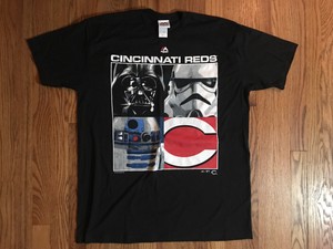 black cincinnati reds shirt