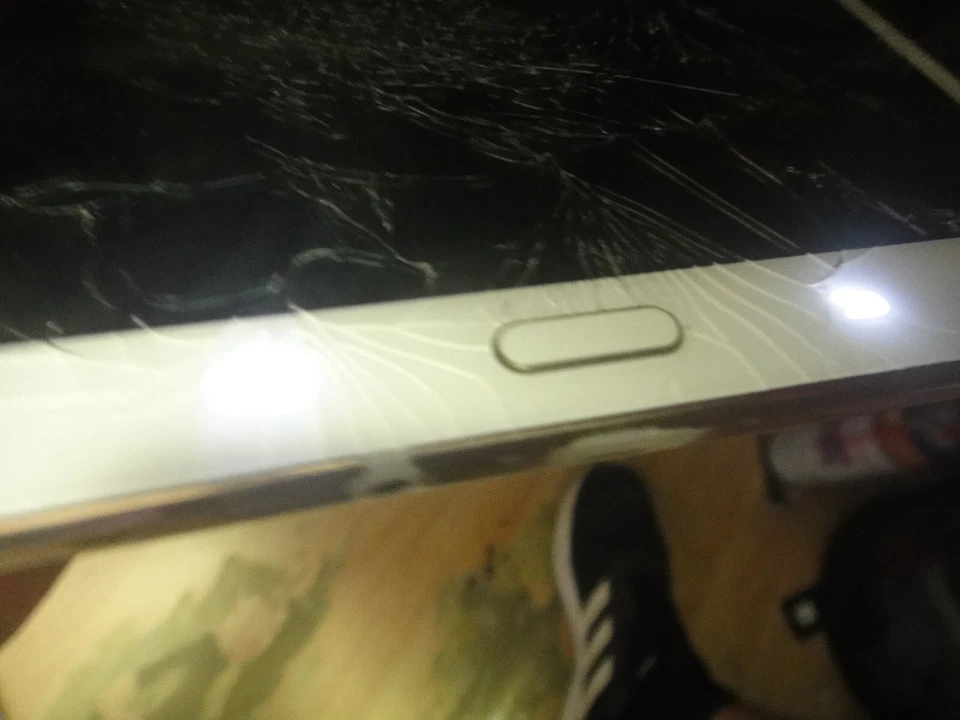 Samsung Galaxy Tab S 8.4 (4G SM-T705) pantalla mal recambios España - Imagen 3 de 4