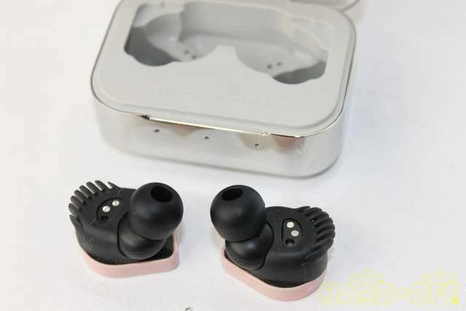 MASTER&DYNAMIC MW07 Wireless Bluetooth In-Ear Earphones True Wireless - Image 3 of 4