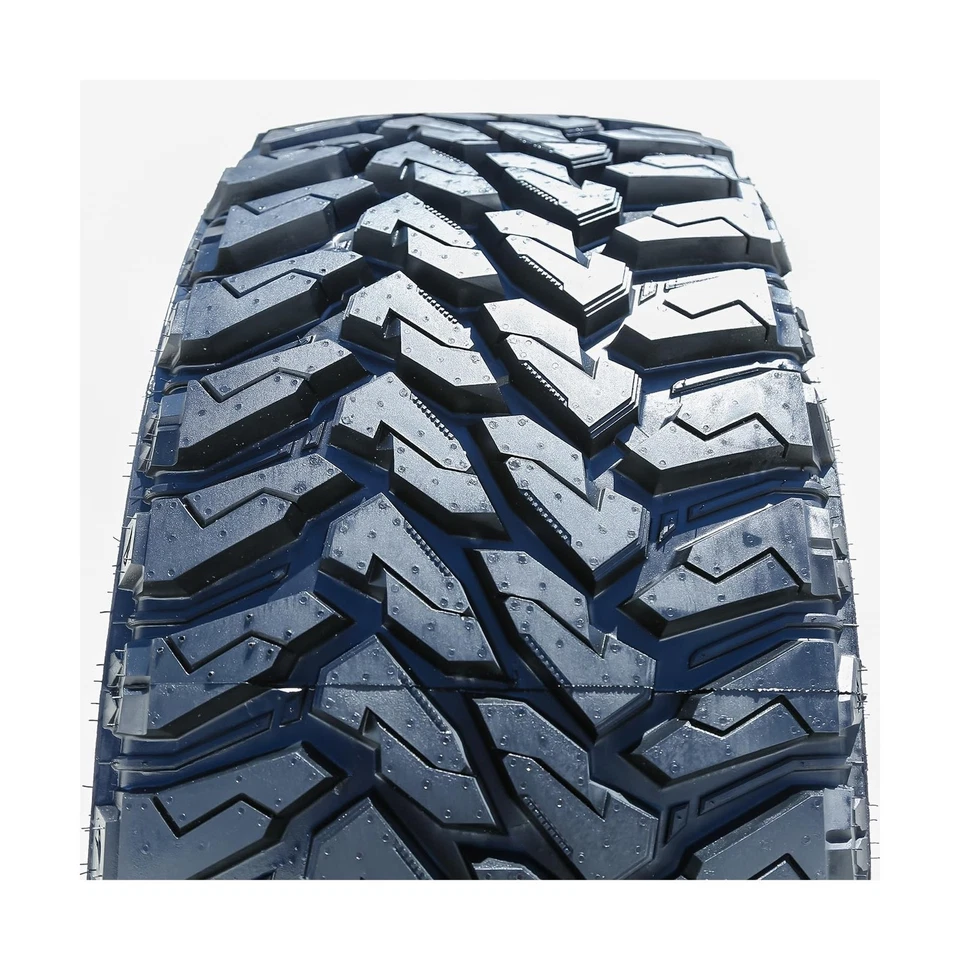 Neumático radial para camión ligero todoterreno Venom Power Terra Hunter M/T-33X12.50R20... Foto 3 de 4