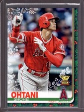 2019 Topps Holiday Baseball Mega Box Cards 17