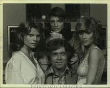 Press Photo Four actors pose together - sap05399