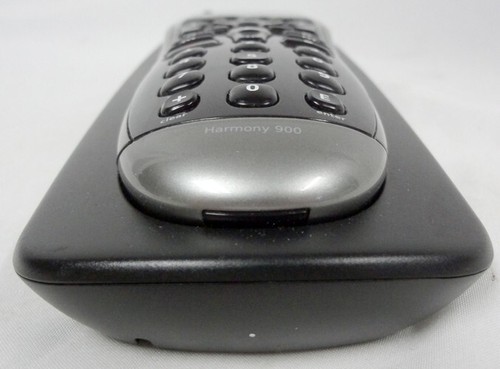 Logitech Harmony 900 Uniwersalny ekran dotykowy TV Pilot ze stacją dokującą i kablem - Zdjęcie 3 z 15