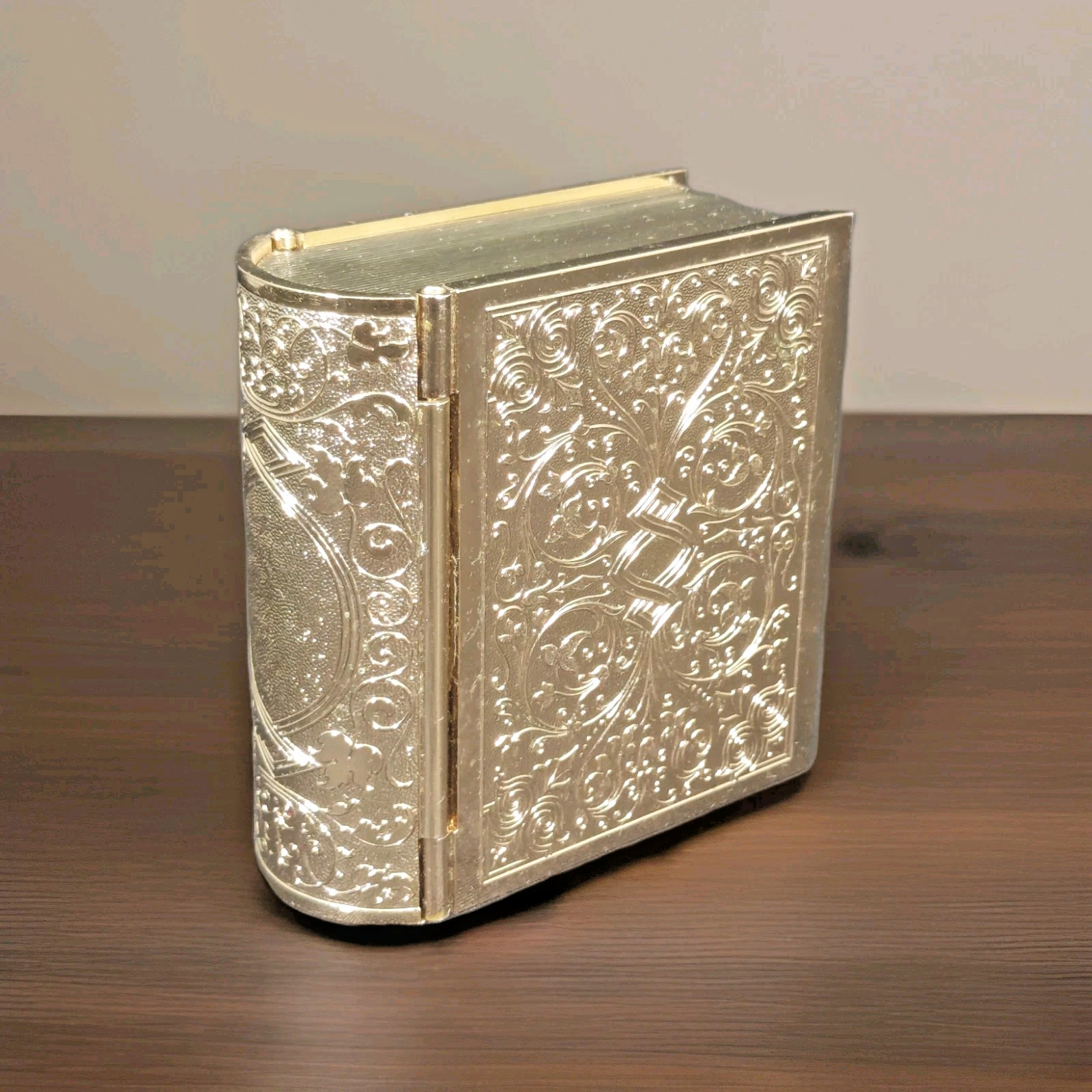 Seth Thomas Vintage Book Shaped Wind-Up Alarm Clock – Made in Germany – Working!