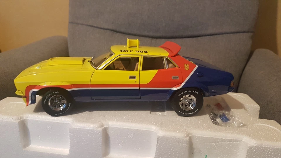 LOT FORD FALCOM XB INTERCEPTOR MAD MAX 1 ET 2 GREENLIGHT 1/18 - Photo 3/4