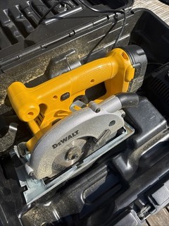 Dewalt Akku Handkreissäge DW935 Incl. Akku Und Ladegerät