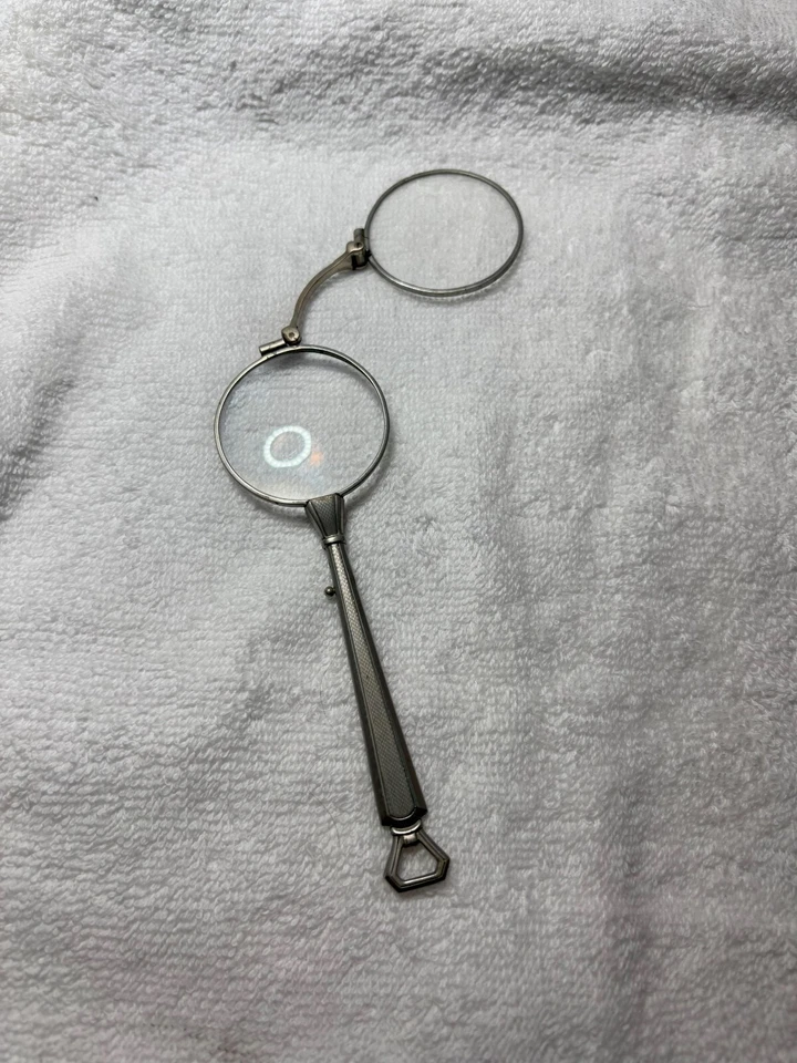 Gafas de ópera plegables Lorgnettes plateadas antiguas ornamentadas Foto 2 de 4