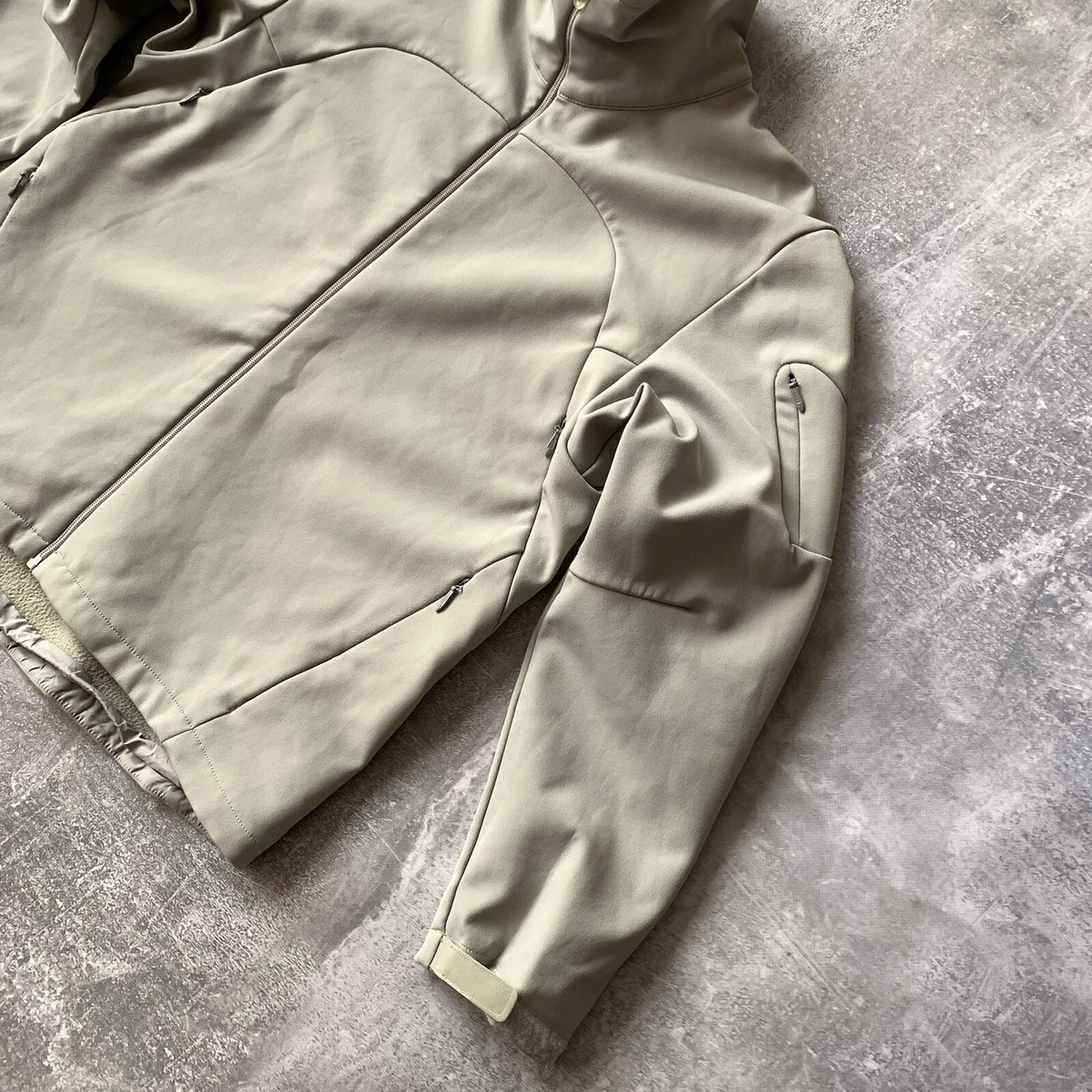 00s Salomon Tactical Military Softshell Jacket Vintage Outdoor Army