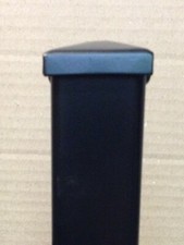 METAL FENCE POST WITH BASE PLATE