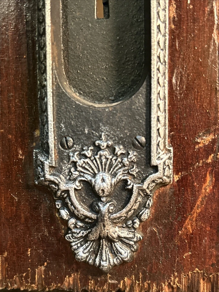 ANTIQUE VICTORIAN ORNATE KEY DOOR PLATE - LOCKING MECHANISM FUNCTIONAL NO KEY - Image 4 of 4