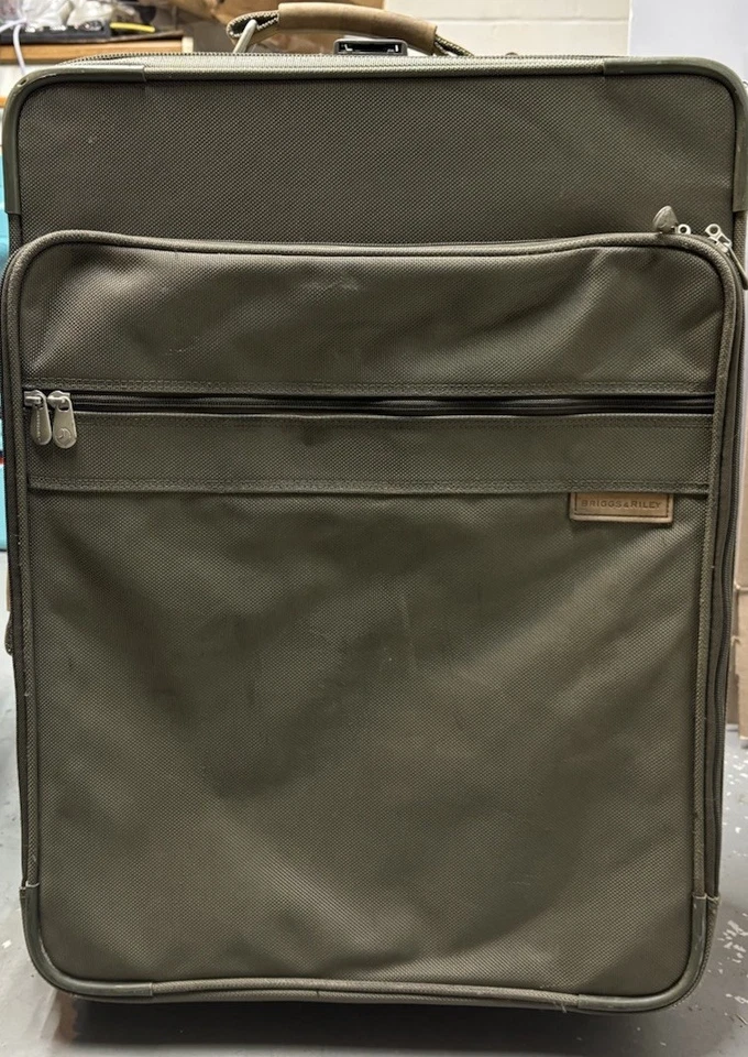 Mala Briggs & Riley 26” expansível 2 rodas Olive Baseline nylon 04-U24NX - Imagem 2 de 4