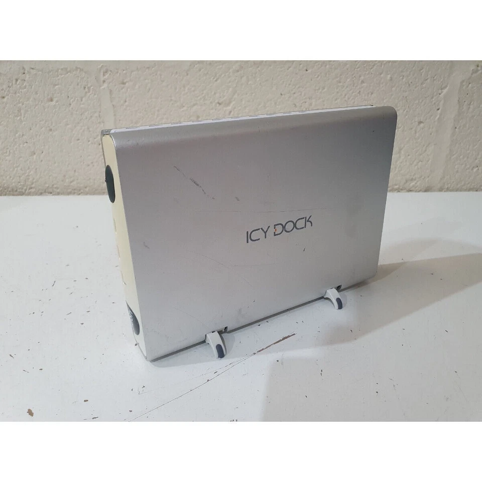 Icy Dock Single Hard Drive Raid Enclosure Silver for 3.5" Sata Drives Parts Only - Image 4 of 4