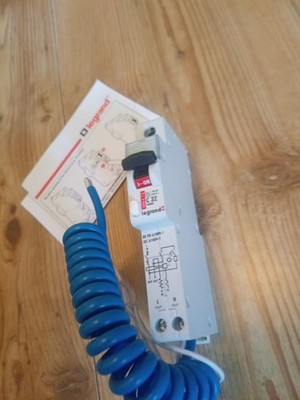 LEGRAND 6064 14 32 AMP CURVE C 6kA 30mA RCBO TYP AC 606414 NEU SCHNELL VERSCHICKT 
