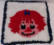 VTG Finished Latch Hook Rug Wall Art Raggedy Ann Face 16" X 16" - READ