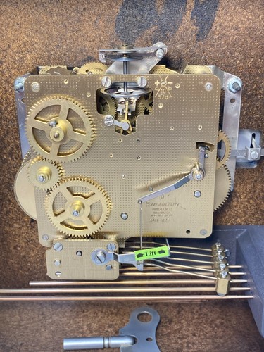 Hamilton Soporte Estante Reloj Llave Viento Westminster Campanas Funciona Golpe y Campanas! - Imagen 10 de 12