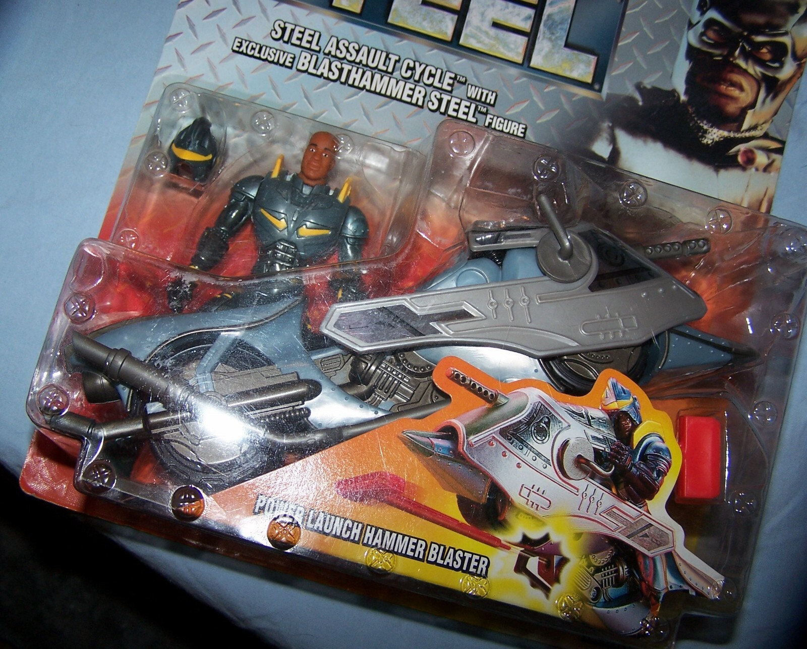 1997 Kenner Hasbro Steel Assault Cycle w/Exclusive Blasthammer Figure on Card