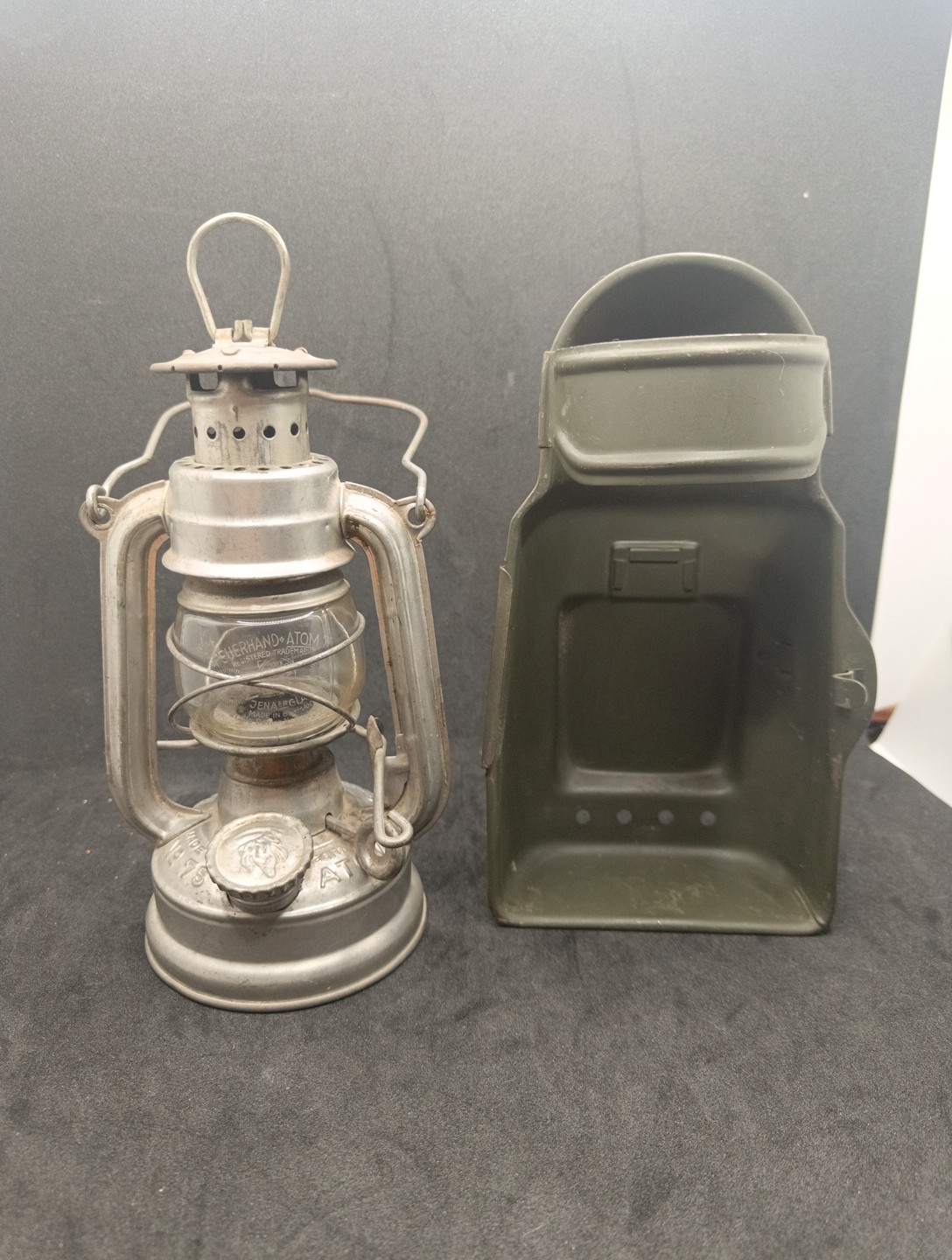 Feuerhand Atom 75 Sturmlampe - weisses Glas - mit original Gürtelhalter *Top*
