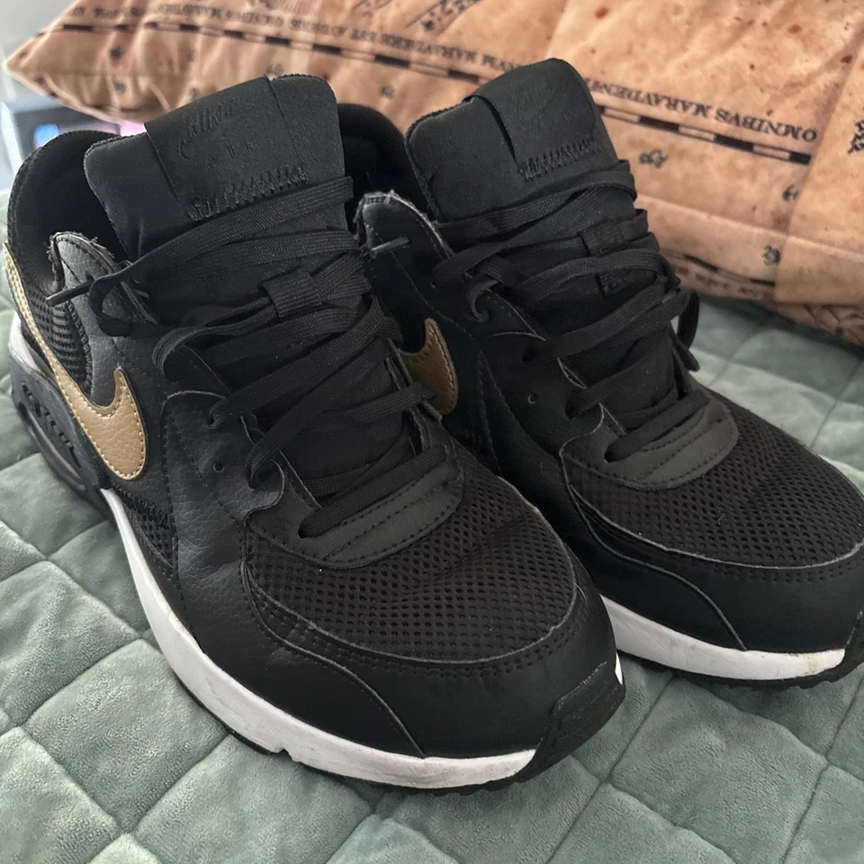 Nike Women's Tennis Shoe Air Max Excee Casual Size 10 Black Gold DH1088 - Image 4 of 4