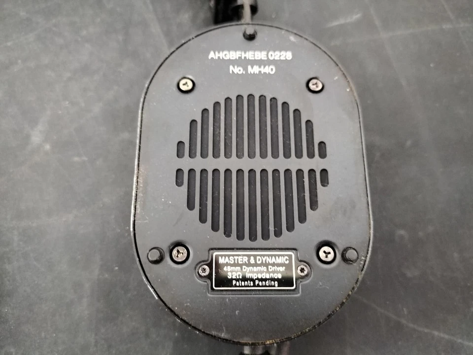 Master & Dynamic MH40 Closed Aluminum Headphones 45mm Drivers No Pads - Image 3 of 4