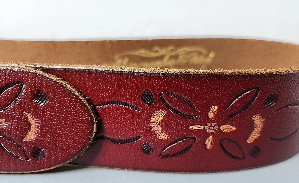 Cinturón Boho Abercrombie & Fitch Cuero Vino Rojo Tooled Flor Talla 36 Foto 2 de 4
