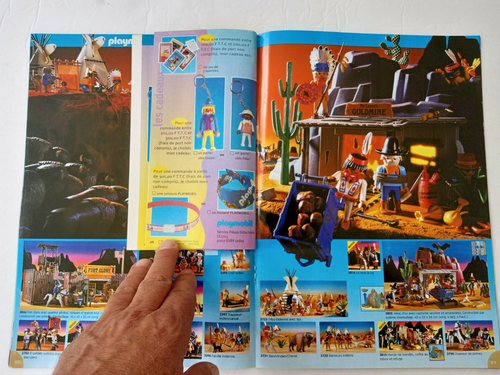1996 PLAYMOBIL Catalog Action Figures Playsets & Attached 21 pg. Brochure FRENCH - Picture 17 of 24