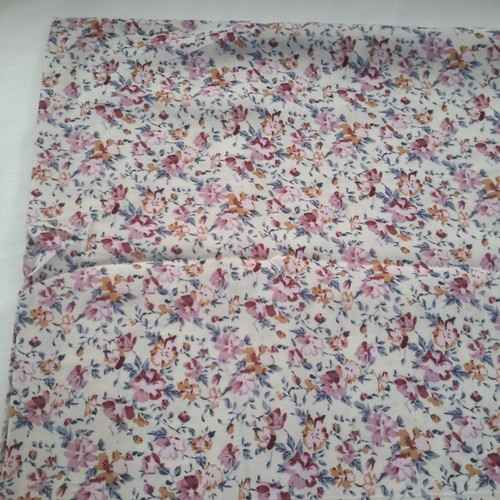 VINTAGE RETRO RAYON FABRIC SIZE IN PHOTOS (COMBINE POST AVAILABLE) - Picture 3 of 6