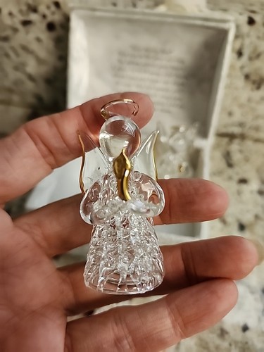 Worry Box with 3 Spun Glass Angels in White Brocade Covered Trunk - Picture 3 of 9