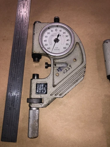 MITUTOYO DIAL SNAP GAGE  0-25MM 0.001MM NO. 523-121
