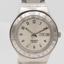 Swatch Irony Jour & Date Argent Cadran Montre Quartz 38mm Avec Bracelet en Acier
