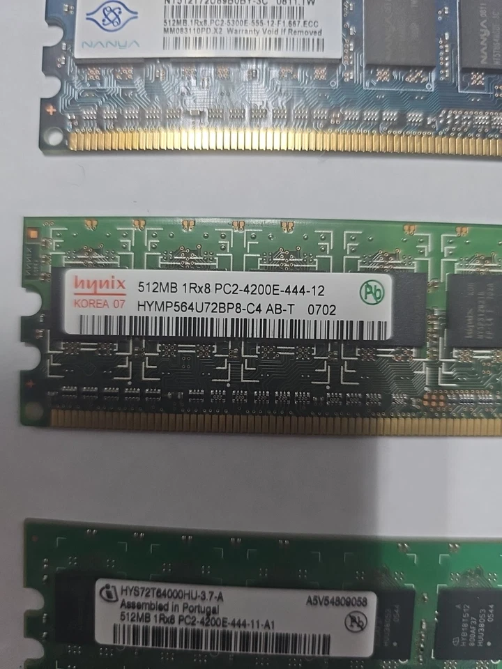 (4)total 3 of 512MB 1Rx8 RAM PC2-4200U-444-11-A1 (HYS72T64000HU-3 7 A) - Image 3 of 4
