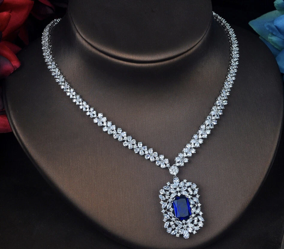 Precioso conjunto de aretes collar zafiro azul enchapado en oro blanco de 18 quilates creado en laboratorio Foto 3 de 4