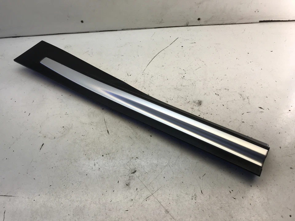 Infiniti QX70 FX50 FX35 2009-2017 puerta trasera izquierda moldura inferior OEM Foto 3 de 4