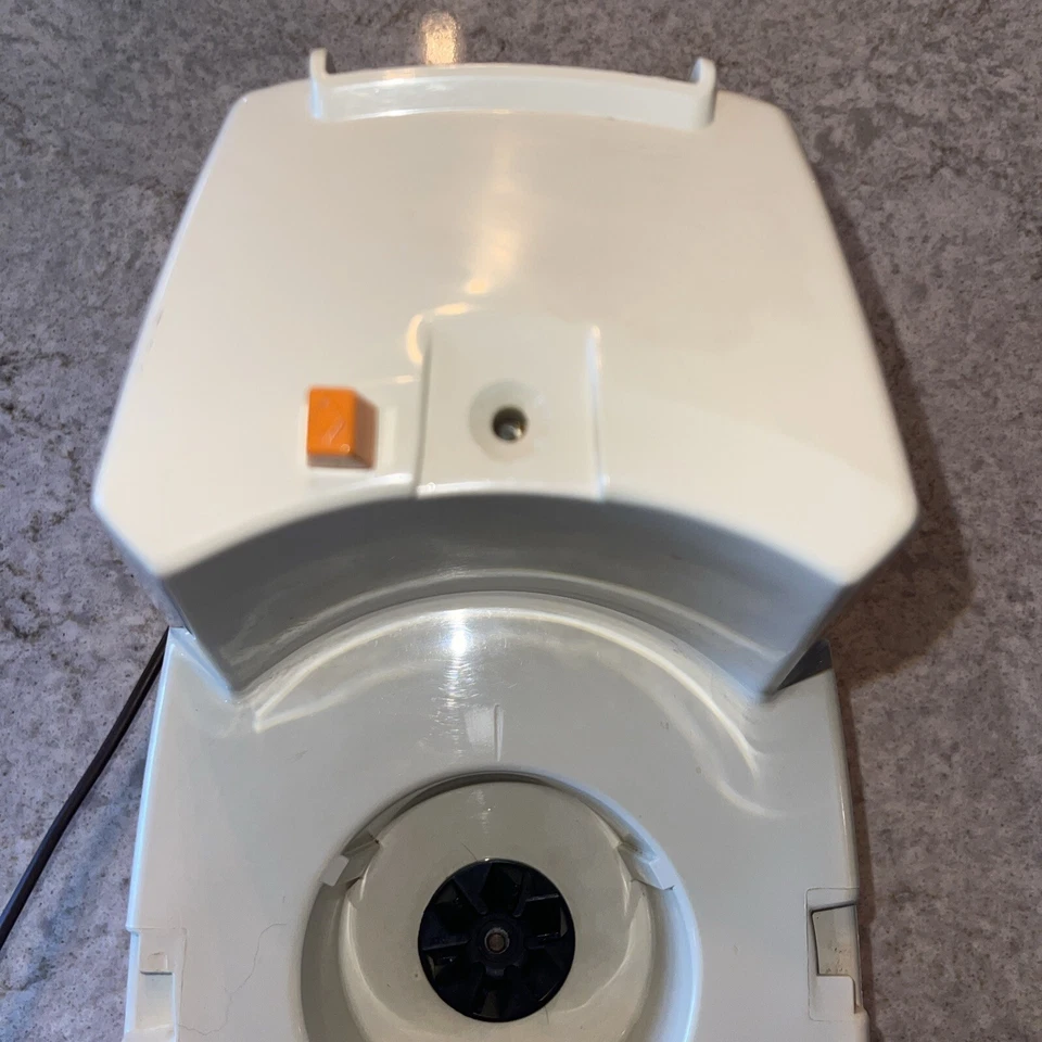 VTG GE D1-4200 Food Processor Replacement Motor Only No Rubber Plugs On Base - Image 3 of 4