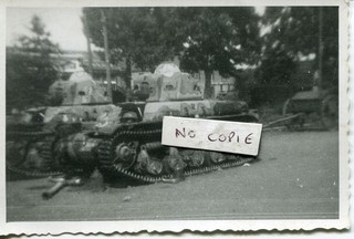 Ardennes. DOUZY. Chars capturés stockés près de la gare