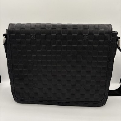 LOUIS VUITTON DISTRICT Crossbody Bag Onyx Black Leather