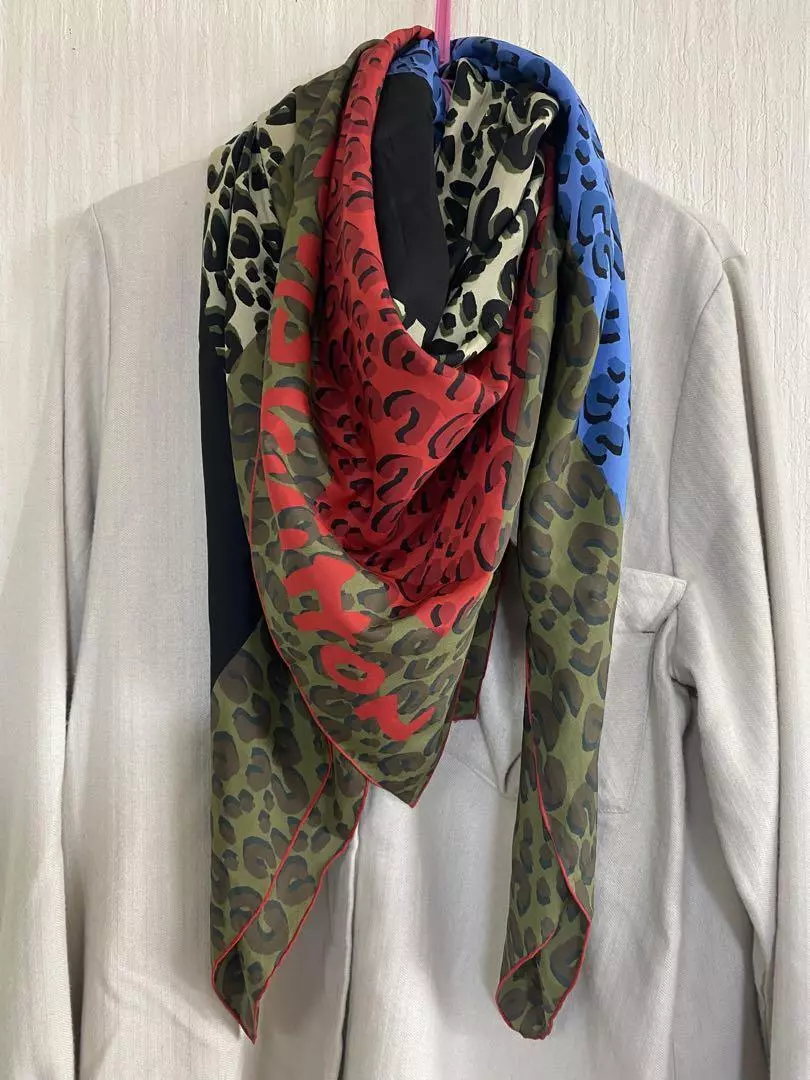 LOUIS VUITTON Leopard Scarf Stole Red X Blue X Khaki X Beige Auth