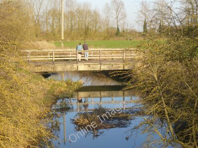 Foto 12x8 Fußgängerbrücke nahe St John's Lock Lechlade auf der Themse flach gedeckt w c2011