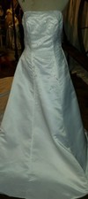 NEW   5  STRAPLESS WEDDING DRESS   LONG TRAIN   BEAUTIFUL   SIZE 12