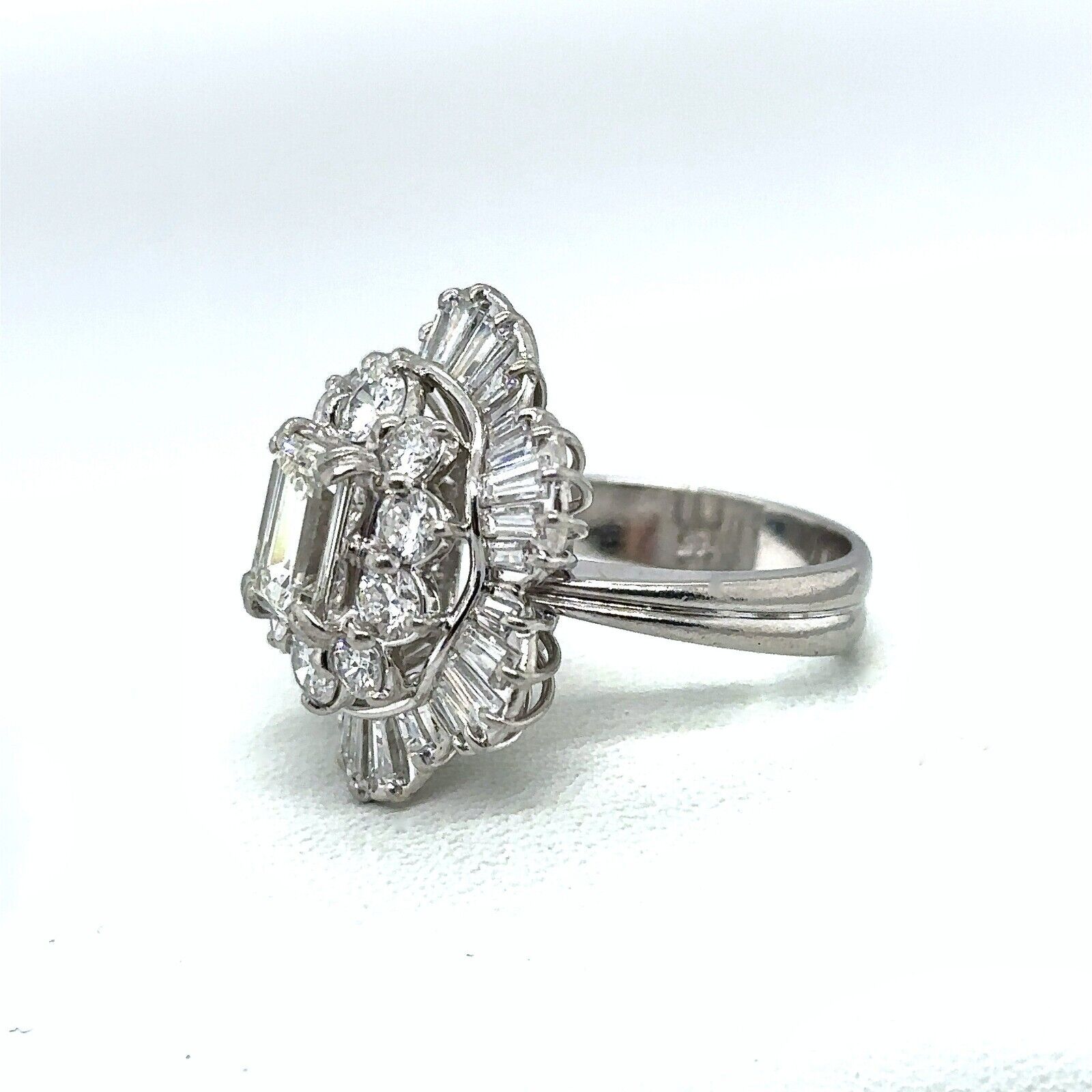 Awesome 3.06CT Diamond Vintage Ring GIA Report - image 6