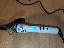 Amika Titanium Curling Iron Model AM 1857 Excellent Condition