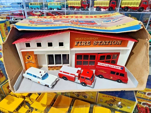 Rare Vintage Matchbox Lesney G-5 Fire Station Gift Set w/ NM Vehicles & Box
