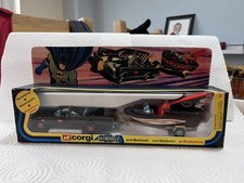 CORGI TOYS No.267 BATMOBILE 1st Issue RED BAT HUBS with FIGURES Trailer BATBOAT