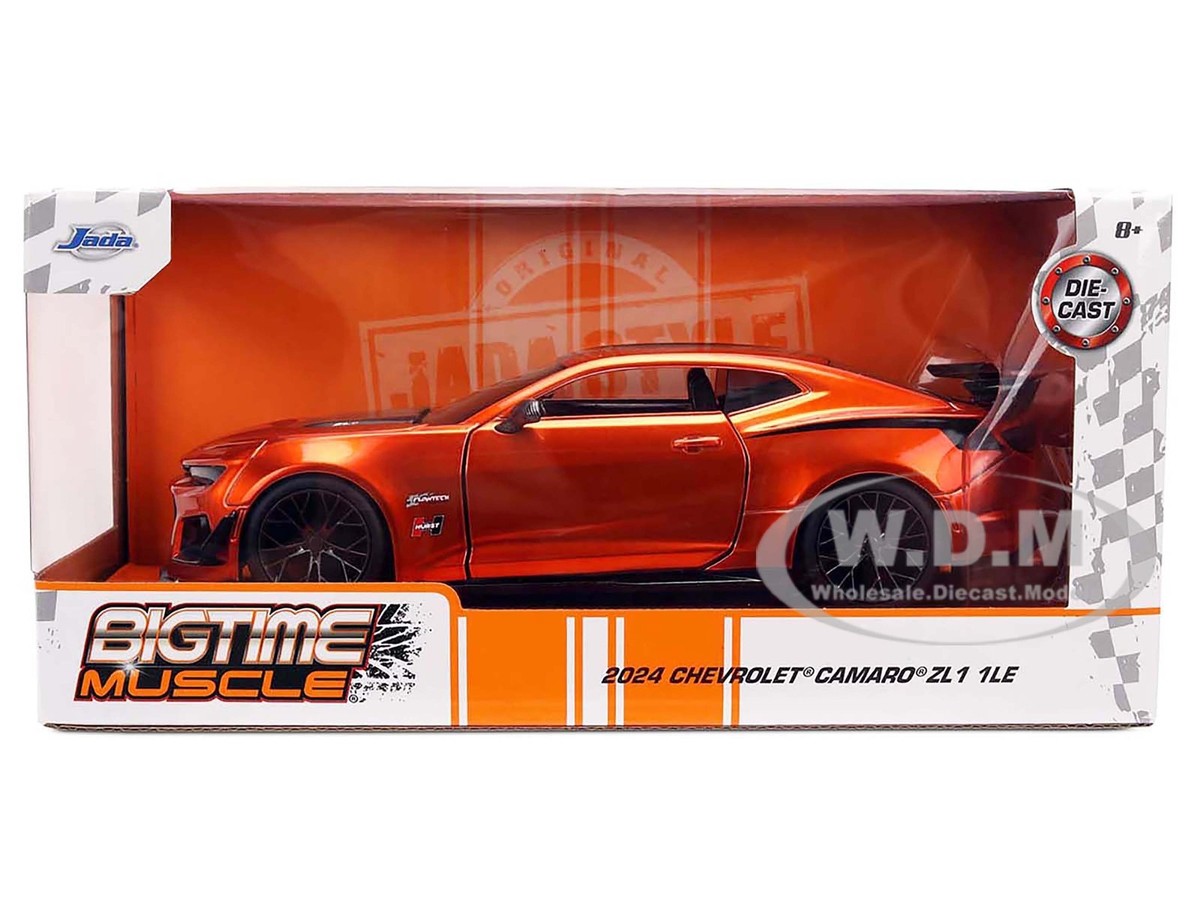2024 CHEVROLET CAMARO ZL1 1LE ORANGE 1/24 DIECAST MODEL CAR BY